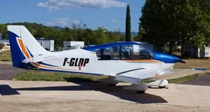 Avion 4 places DR400 aerodrome cuers