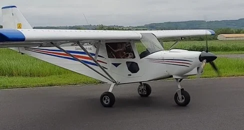 (69) Aérodrome Frontenas Villefranche/Tarare avion ultra leger 