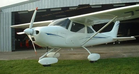 (77) Aérodrome de Meaux-Esbly avion ultra leger 