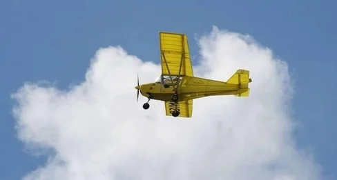(83) Aérodrome de Cuers avion ultra leger SKYRANGER
