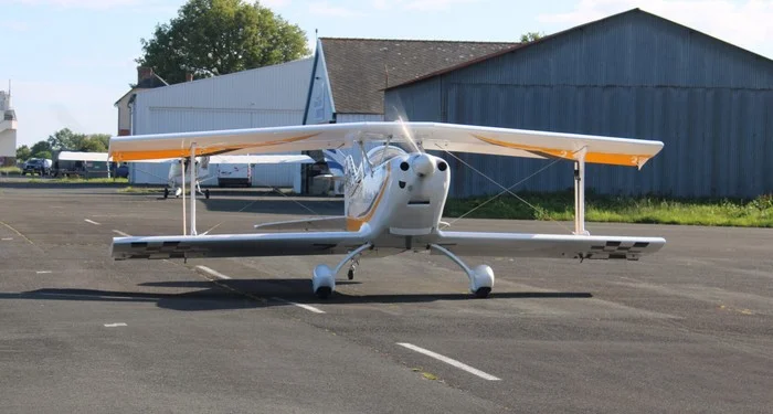 (49) Aérodrome Cholet le Pontreau biplan FK12 COMET