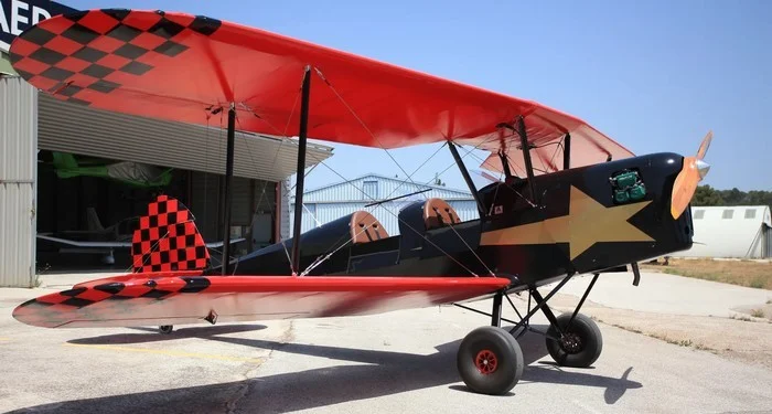 (83) Aérodrome de Cuers biplan STAMP SV4-RS