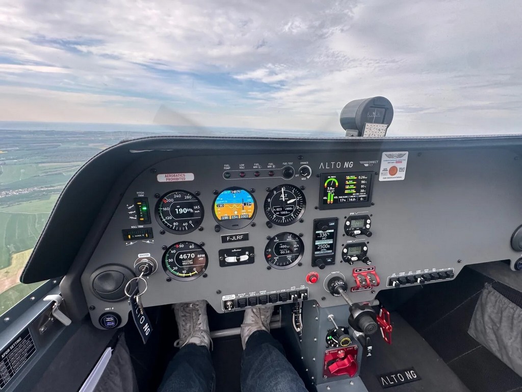 (95) Aérodrome de Cergy Pontoise - image 6