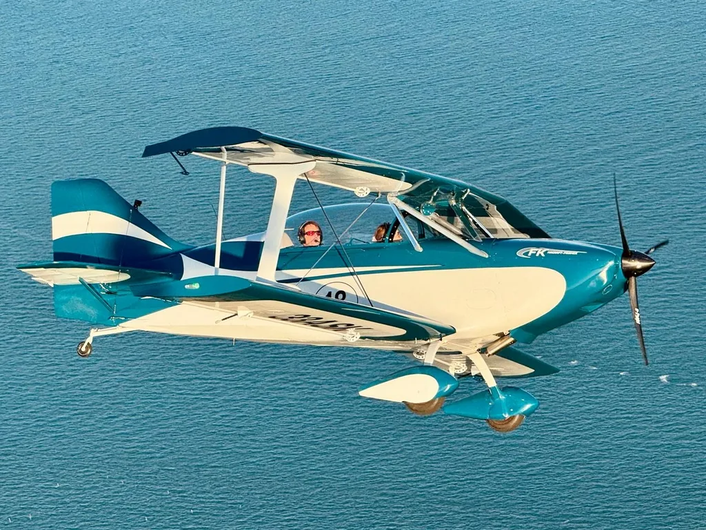  Aérodrome d’Andernos-les-Bains volçau dessus ocean