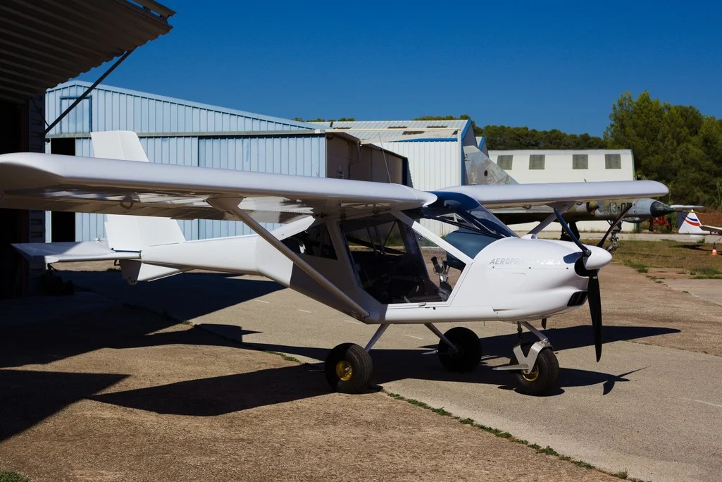 Aérodrome de cuers aeroprakt a-22