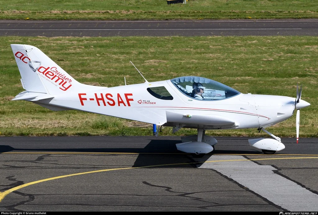Aérodrome de cuers aircraft ps-2cruiser