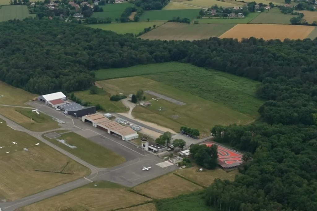 Aérodrome de Bourg - Ceyzériat vue du ciel