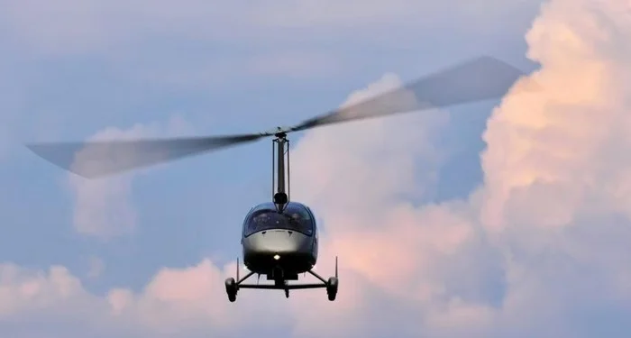 Aérodrome de Nancy-Essey gyrocoptere m24-orion en vol