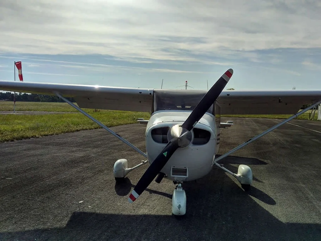  Aérodrome de Revel cessna 172sp 