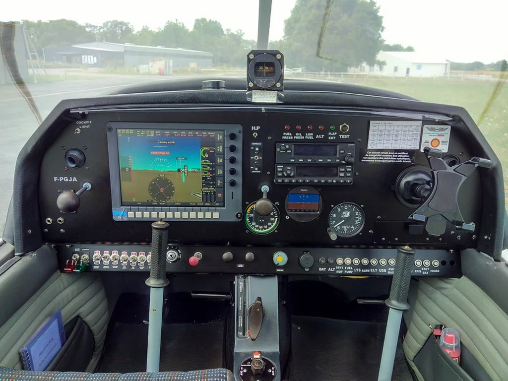  Aérodrome de Revel oceanair tc 160 cockpit