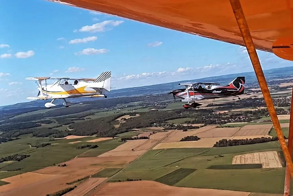 Aérodrome Cholet le Pontreau vol patrouille fk12