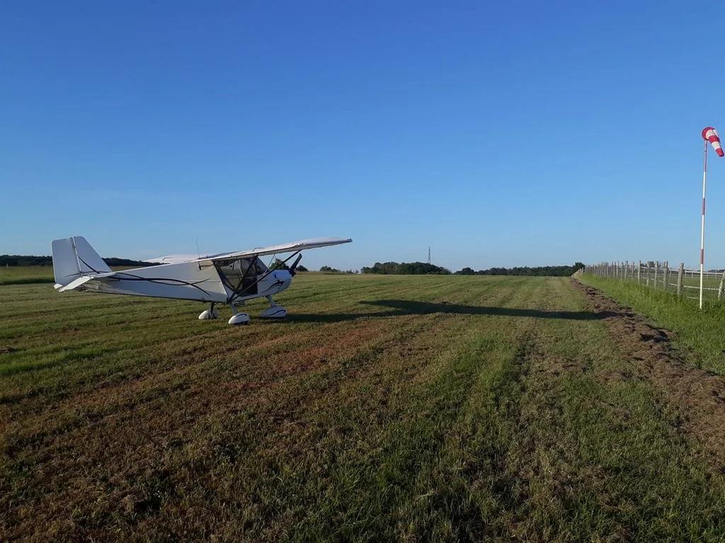  Base ULM des châteaux piste decollage