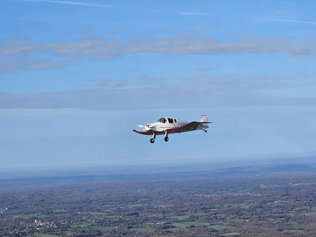  Aérodrome de Figeac Livernon  jodel en vol