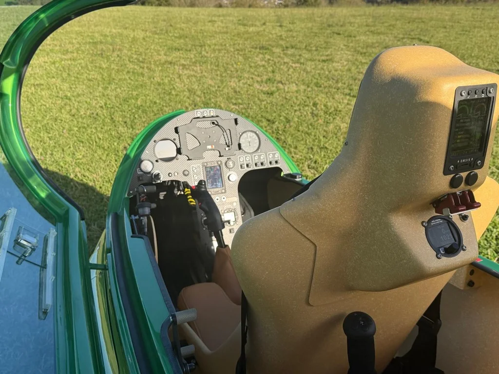  Aérodrome de Escary-Aramits tableau avant arriere