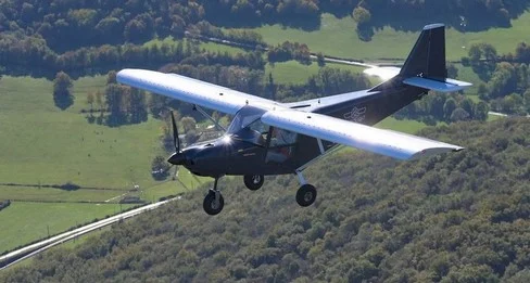 (01) Aérodrome de Bourg - Ceyzériat avion ultra leger SAVANNAH